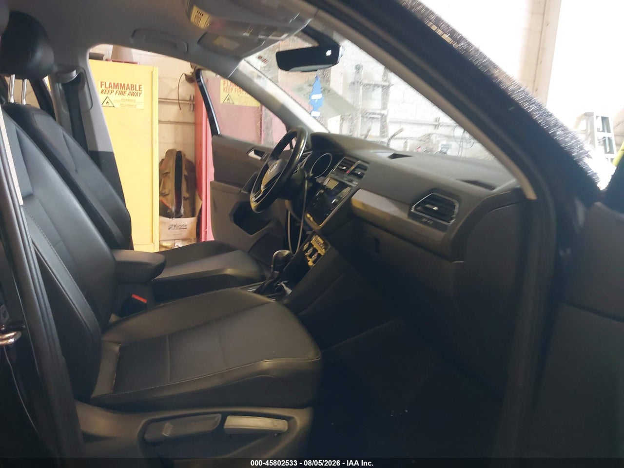 2018 VOLKSWAGEN TIGUAN 2.0T SE/2.0T SEL · 5/11