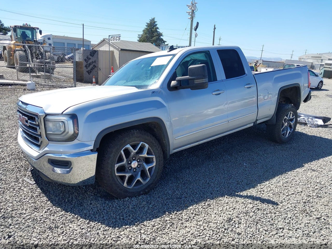 2018 GMC SIERRA 1500 SLE · 2/10