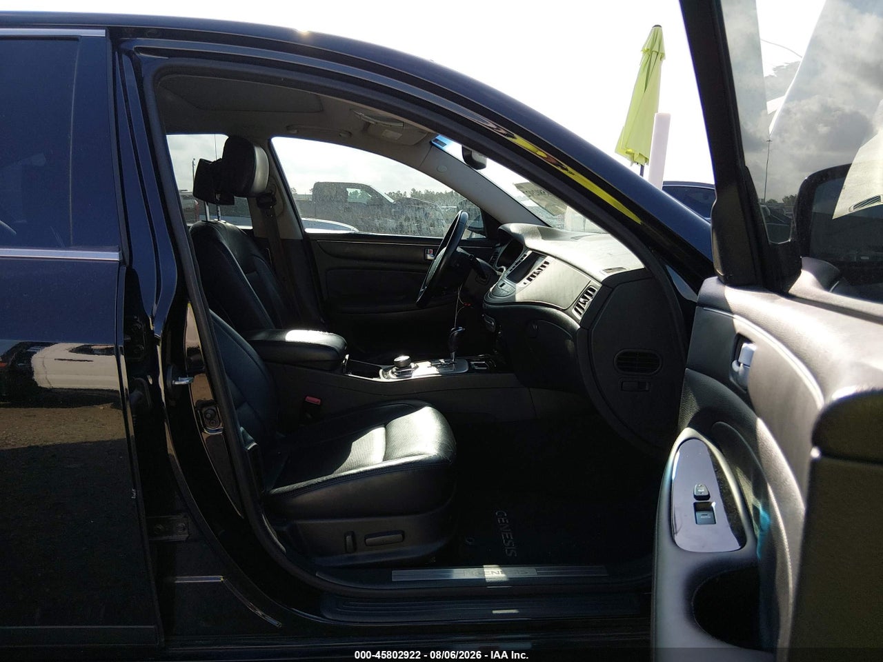 2012 HYUNDAI GENESIS 3.8 · 5/11
