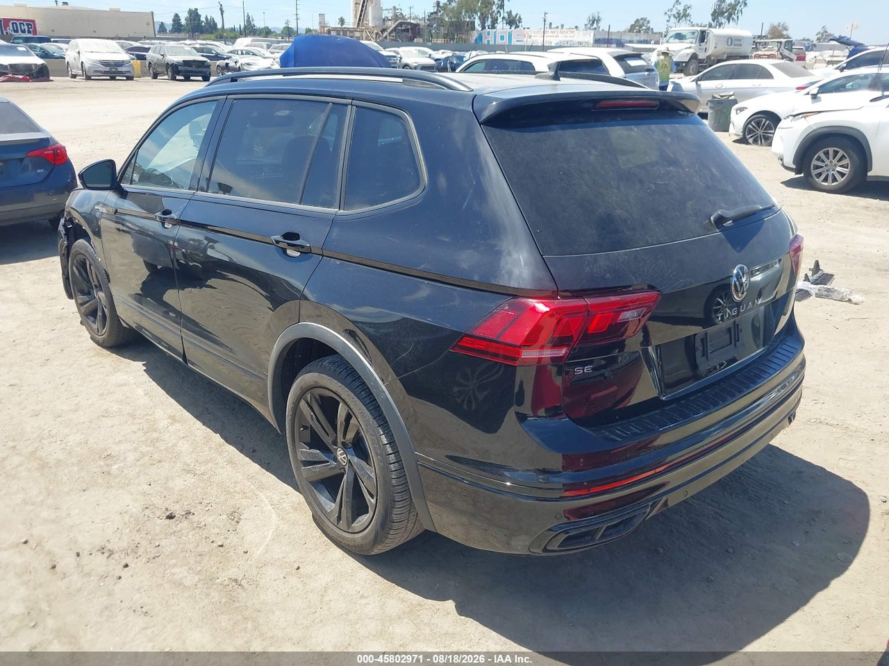 2024 VOLKSWAGEN TIGUAN 2.0T SE R-LINE BLACK · 3/11