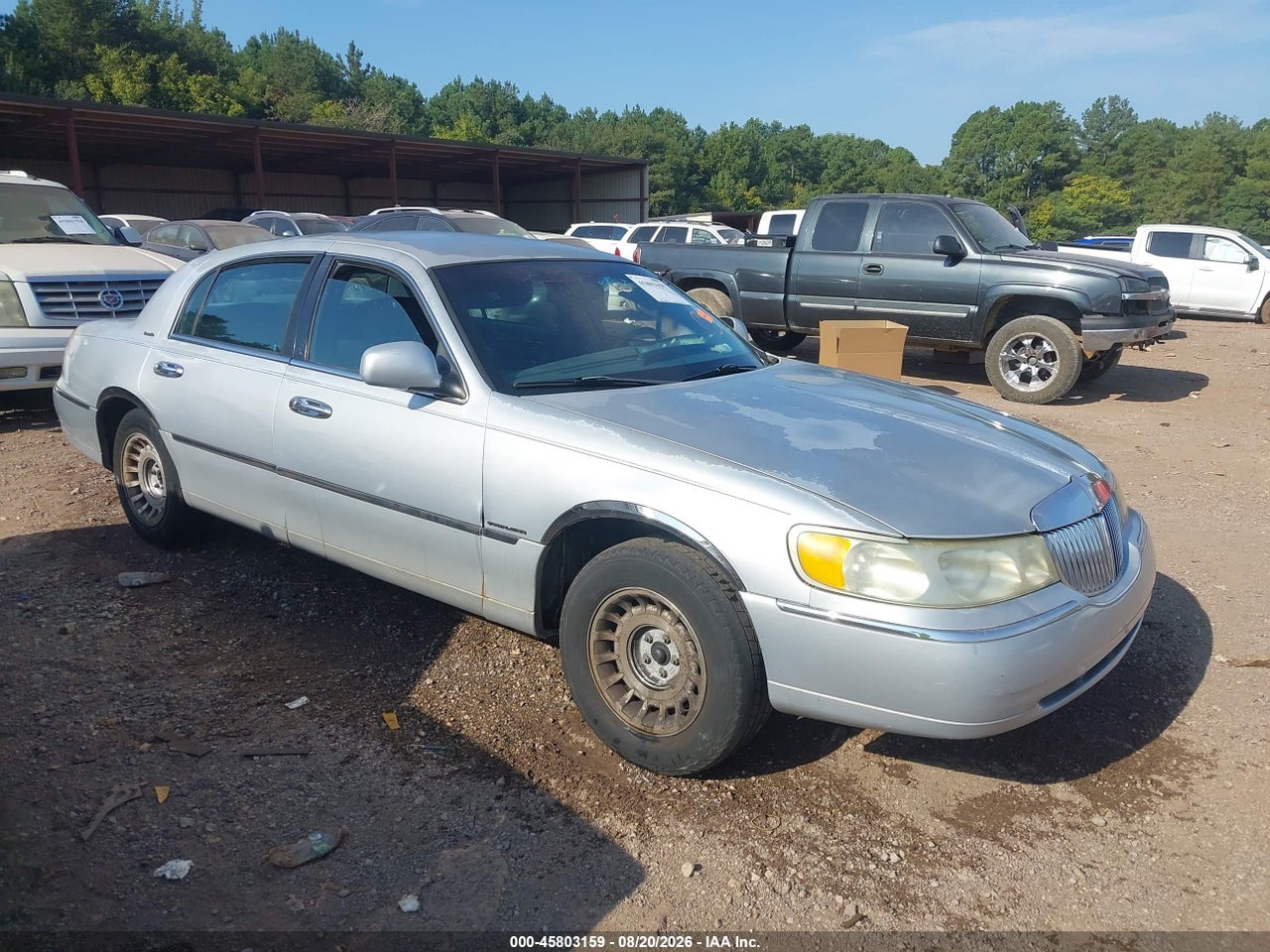 2001 LINCOLN TOWN CAR EXECUTIVE