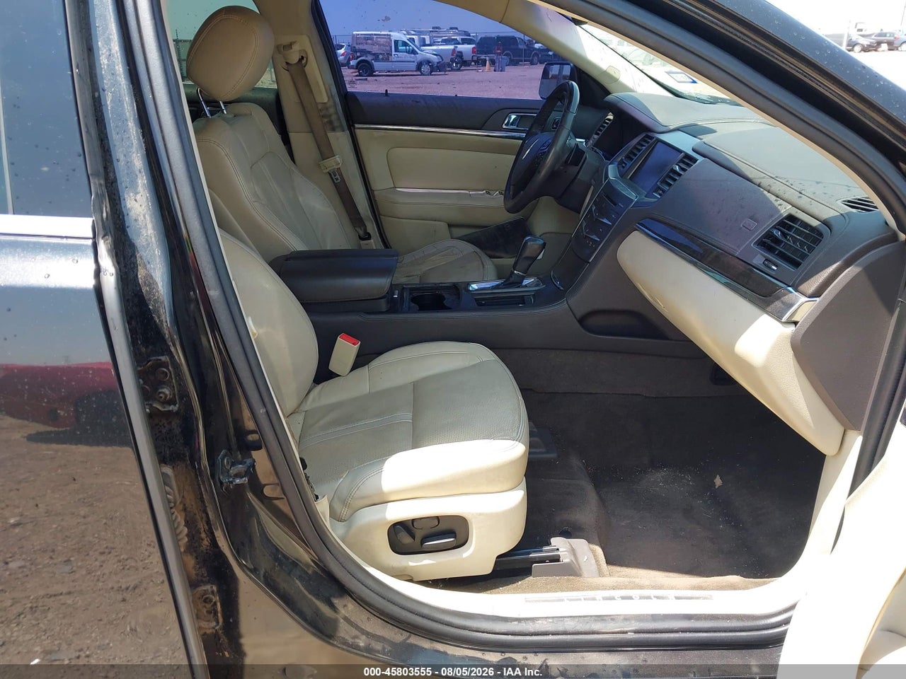 1LNHL9DK2FG****** · 2015 LINCOLN MKS   · 5/11