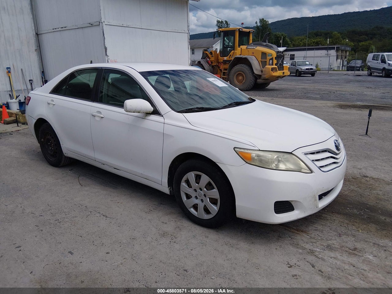 4T1BF3EK8BU****** · 2011 TOYOTA CAMRY LE