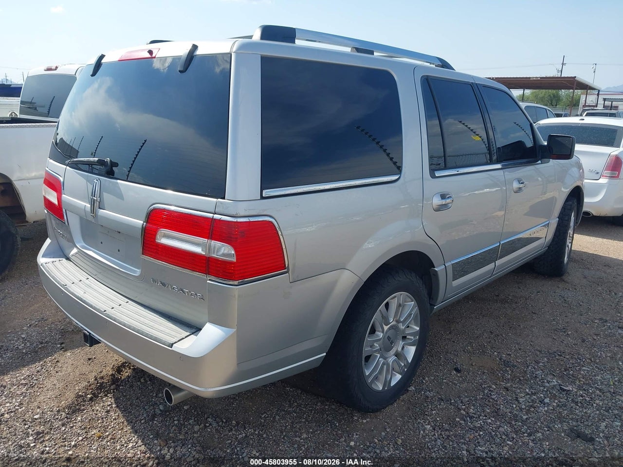 2010 LINCOLN NAVIGATOR · 4/11