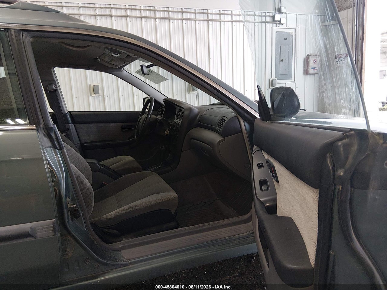 2001 SUBARU LEGACY L · 5/11
