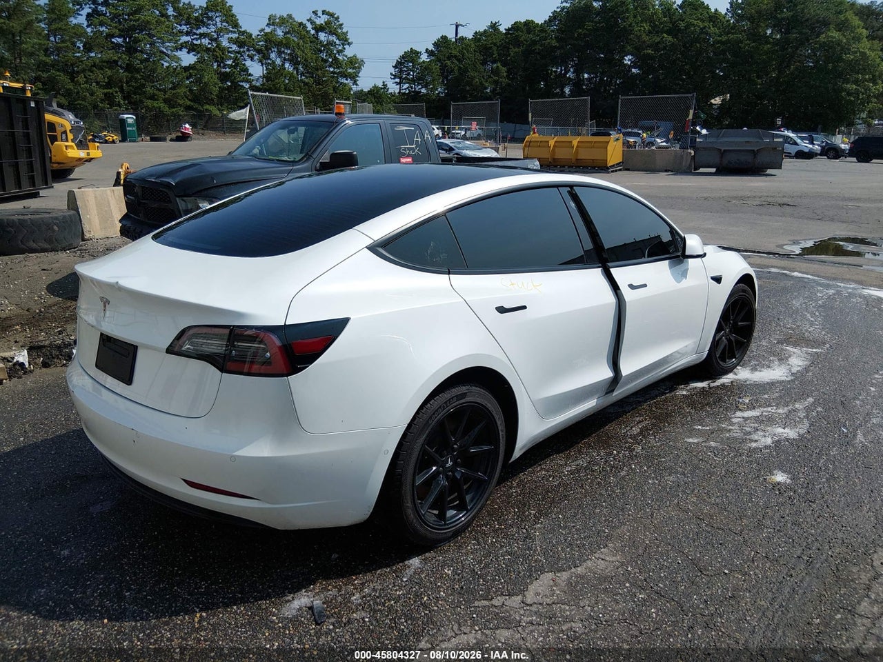 2021 TESLA MODEL 3 STANDARD RANGE PLUS REAR-WHEEL DRIVE · 4/5