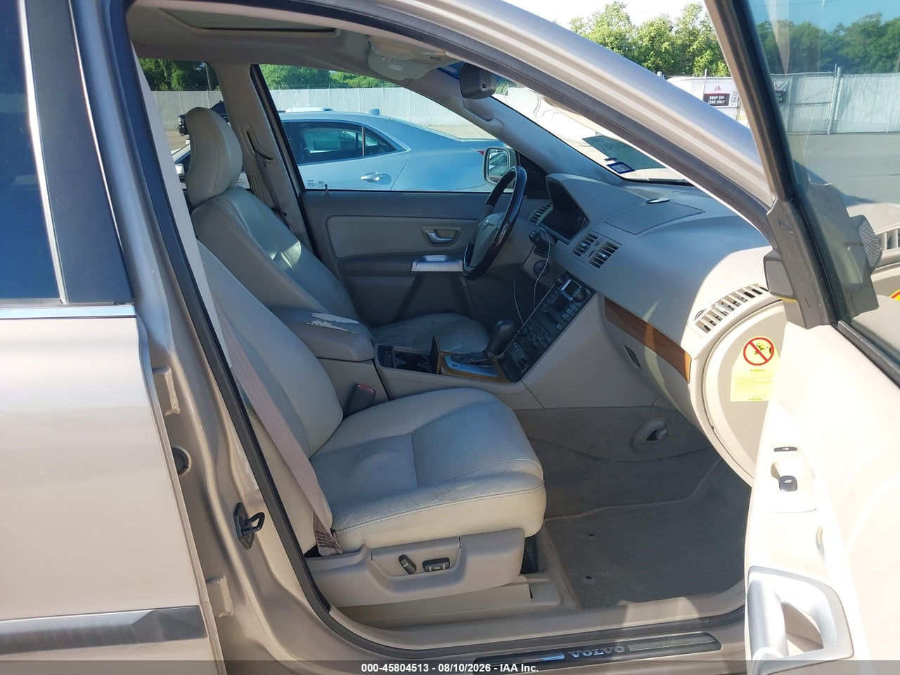2004 VOLVO XC90 2.5T · 5/11