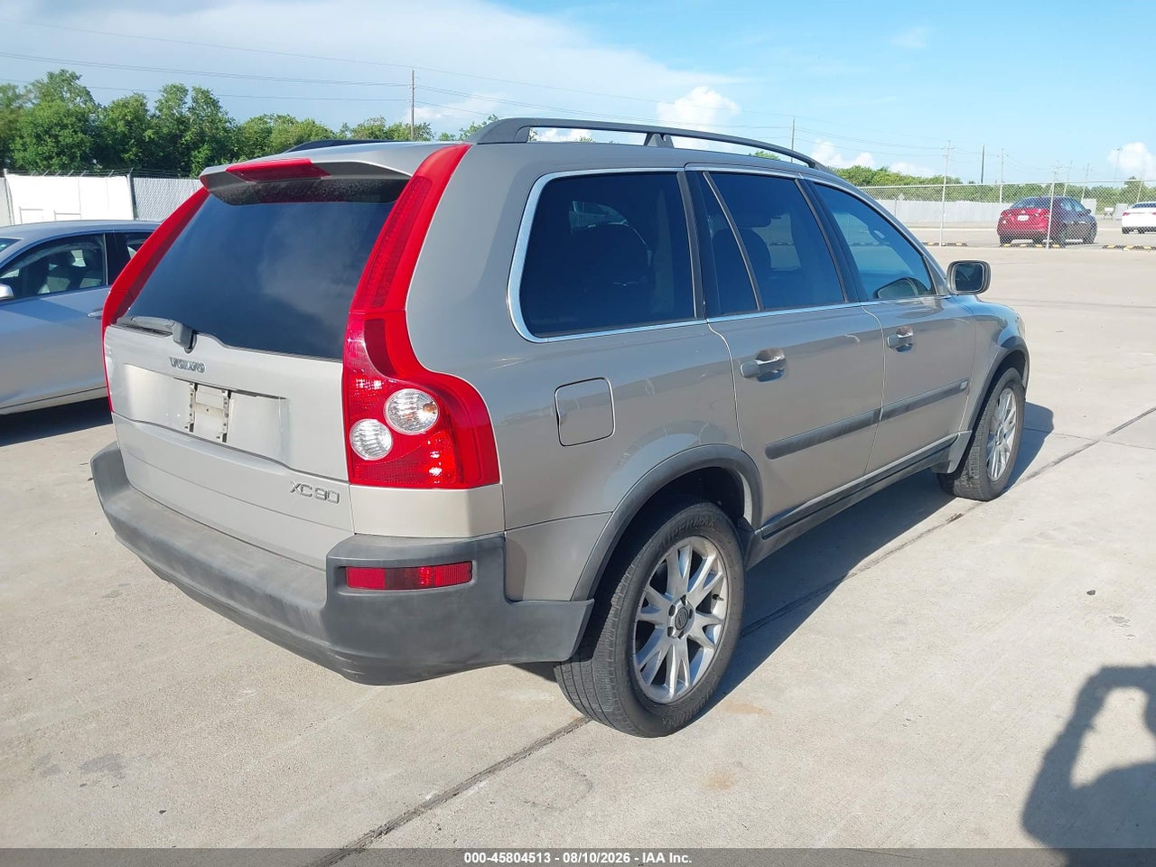 2004 VOLVO XC90 2.5T · 4/11