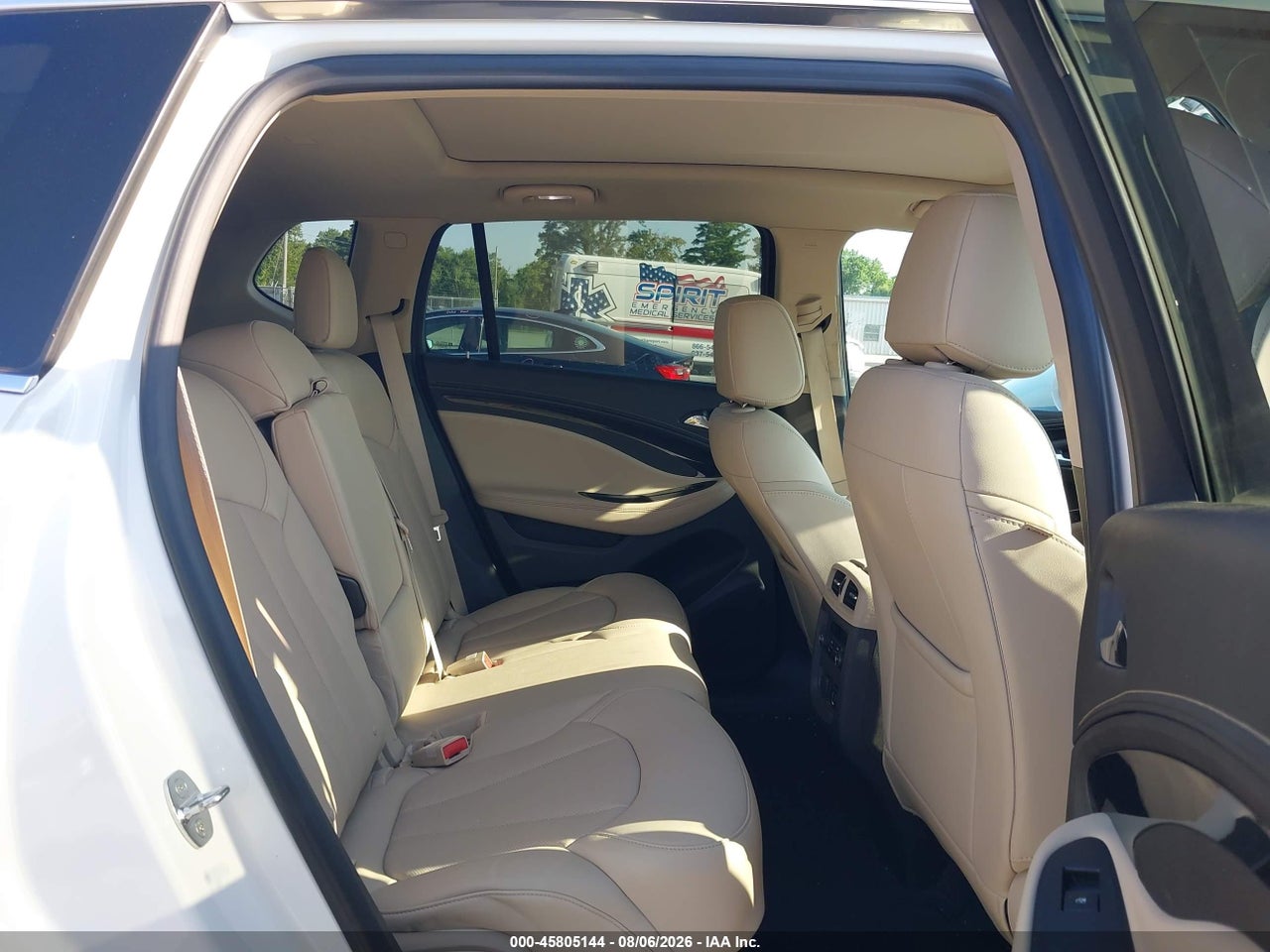 LRBFX3SX0JD****** · 2018 BUICK ENVISION PREMIUM I · 8/11