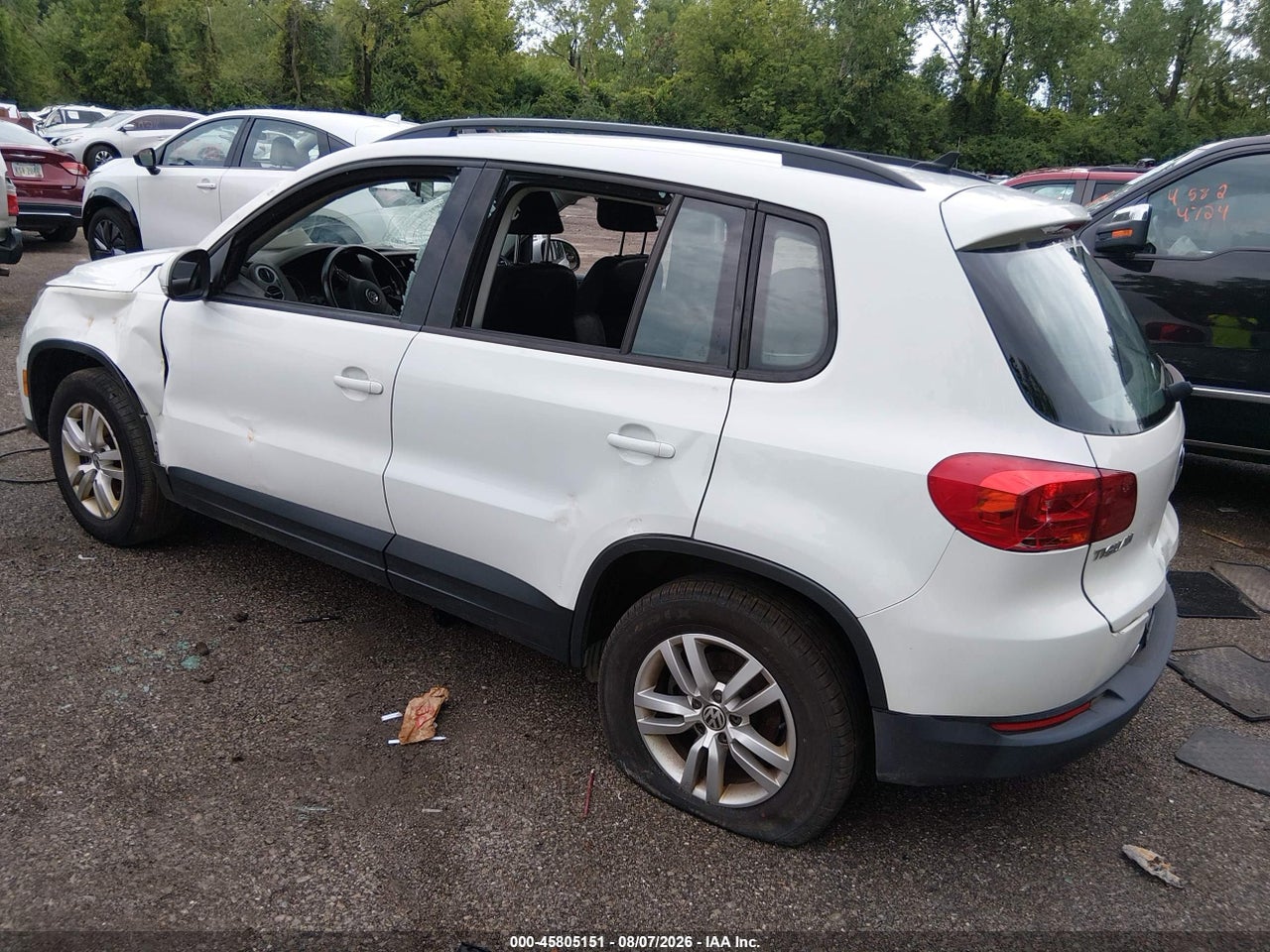 2015 VOLKSWAGEN TIGUAN S · 3/11