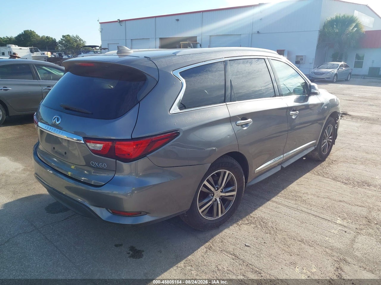 2017 INFINITI QX60 · 4/11