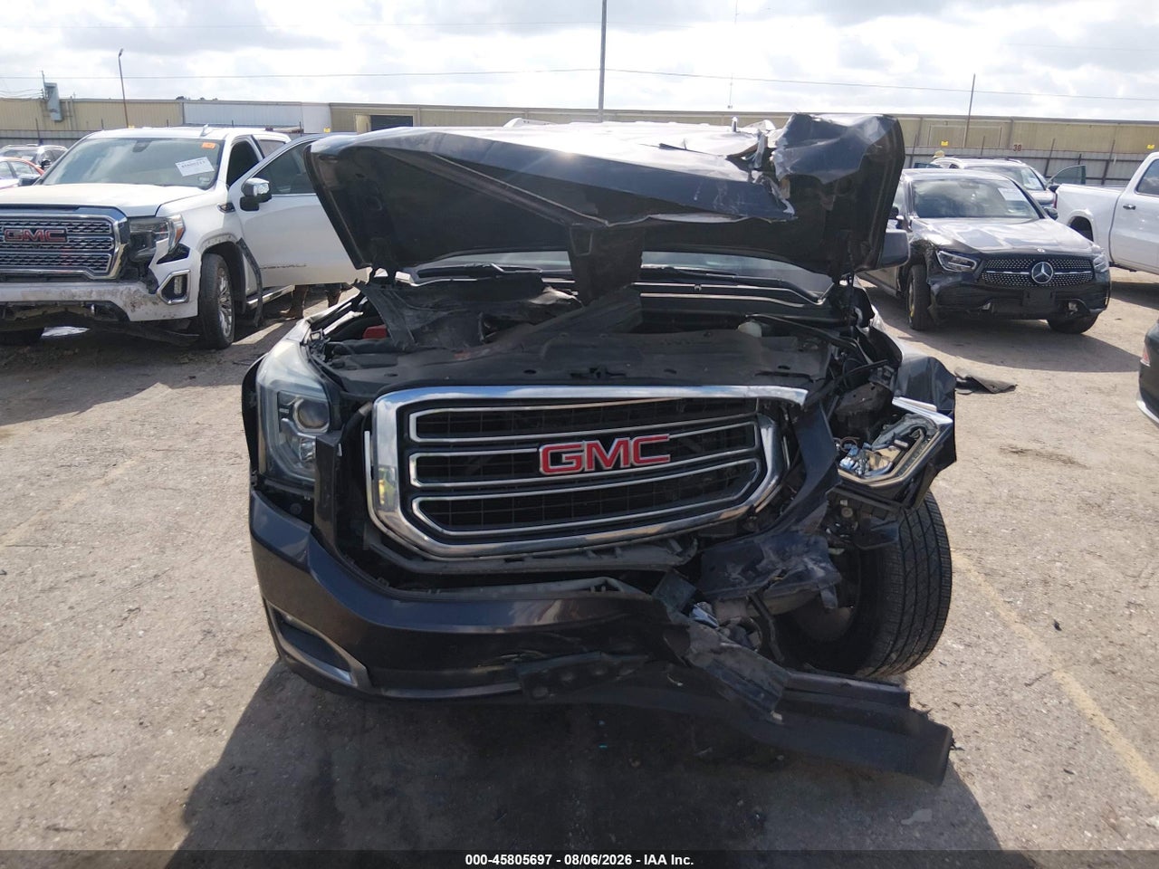 2016 GMC YUKON XL SLT · 6/10