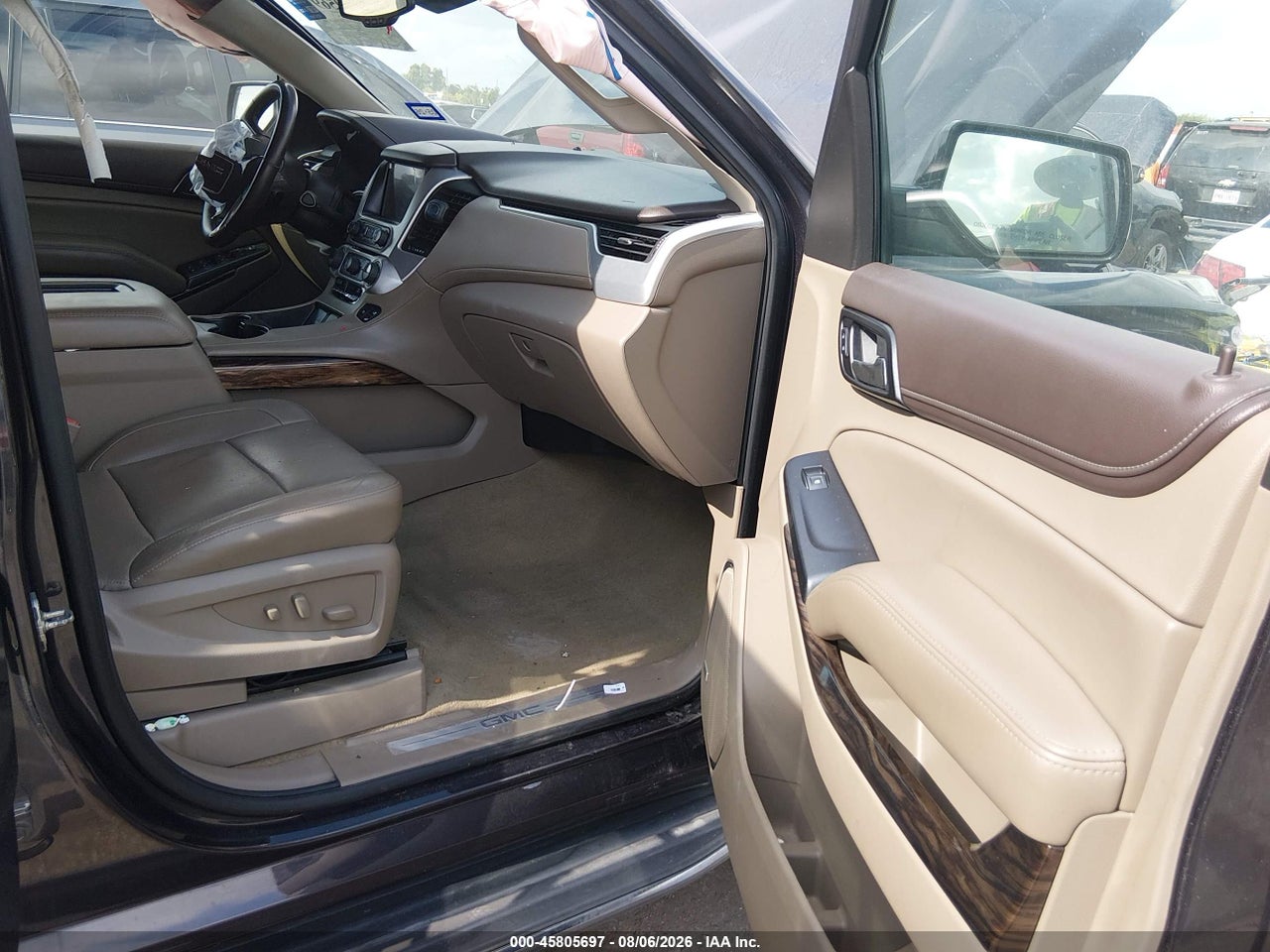 2016 GMC YUKON XL SLT · 5/10