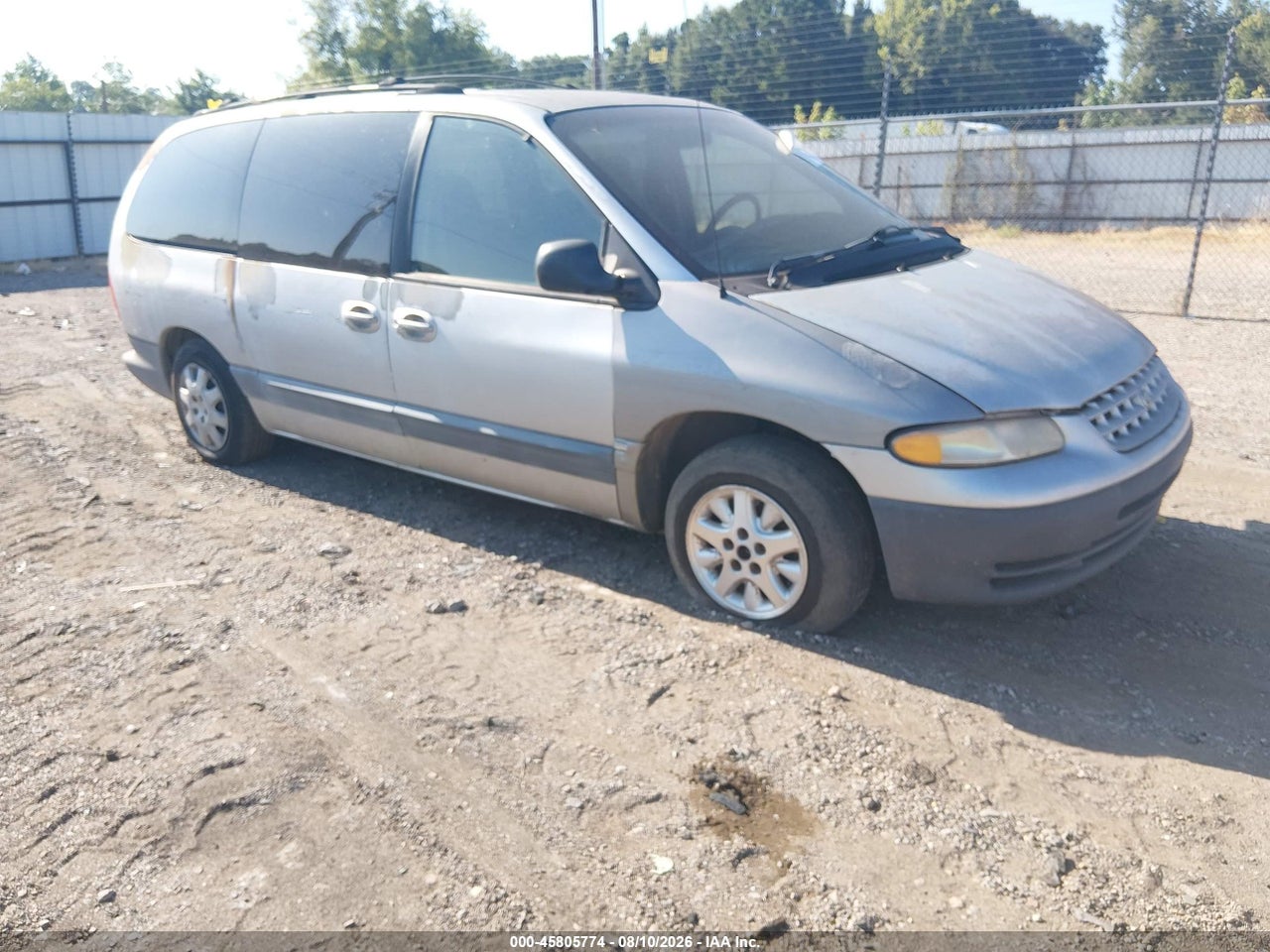 1C4GJ44G0YB****** · 2000 CHRYSLER GRAND VOYAGER SE