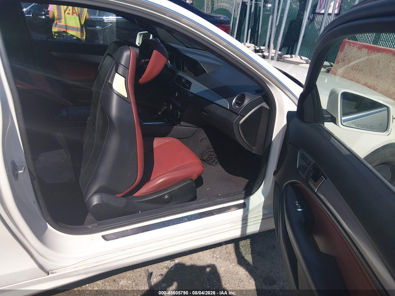 2012 MERCEDES-BENZ C 250   · 5/10