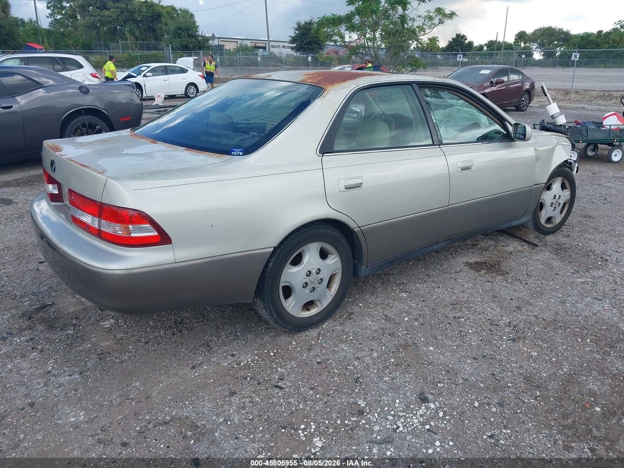 2001 LEXUS ES 300 · 4/10