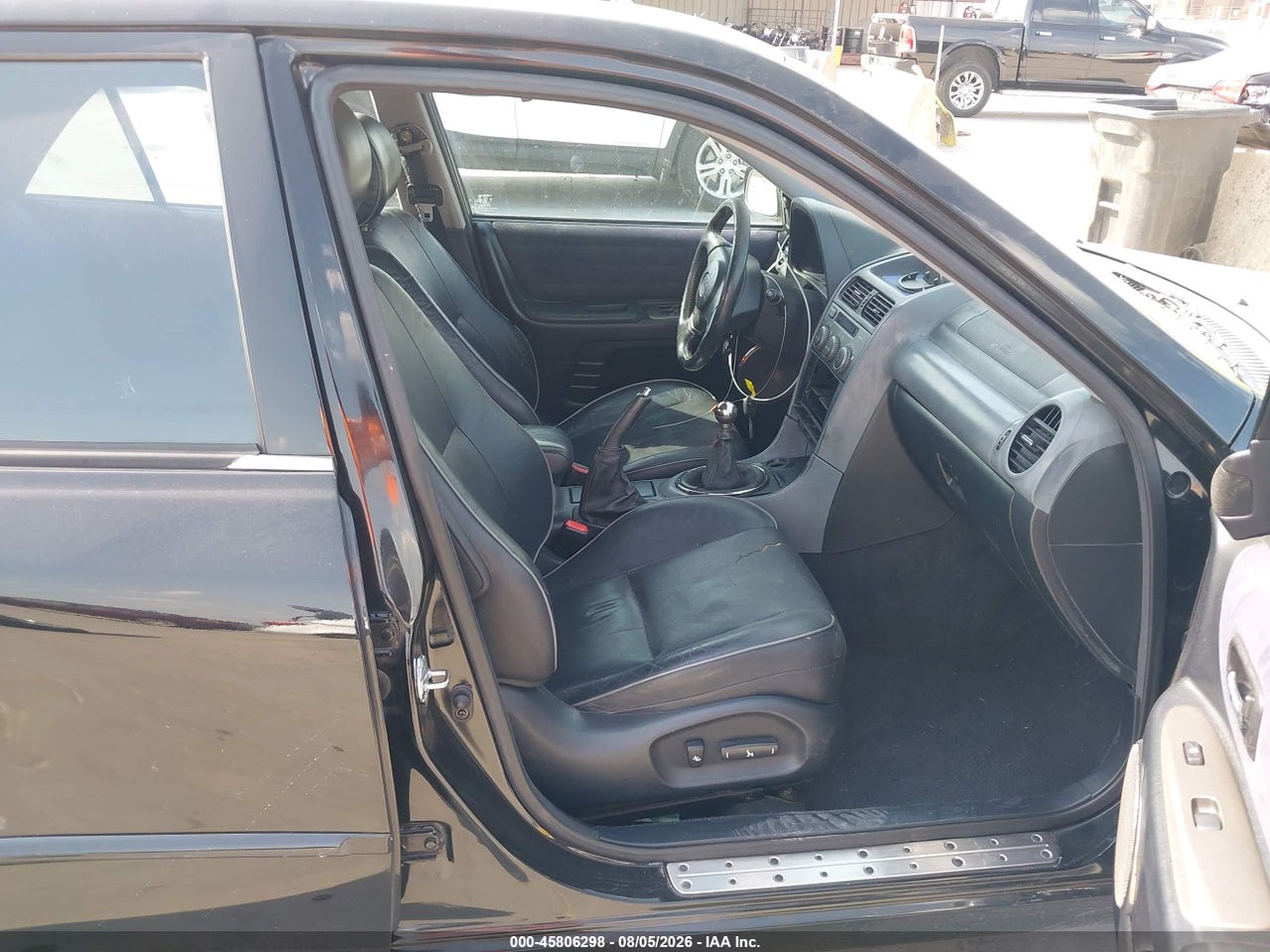 2002 LEXUS IS 300 BASE W/5-SPEED MANUAL · 5/11