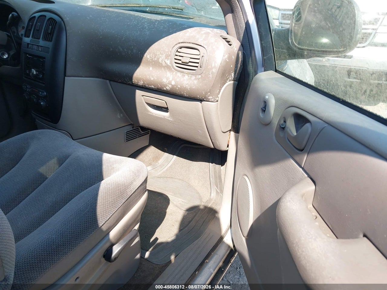 2003 DODGE GRAND CARAVAN SE · 5/11