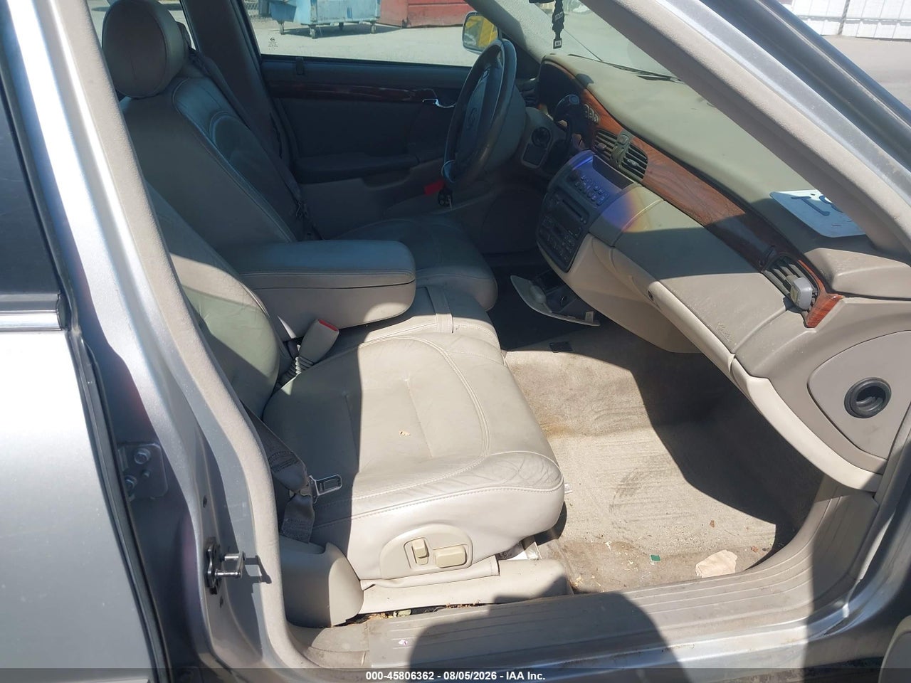 2002 CADILLAC DEVILLE   · 5/11