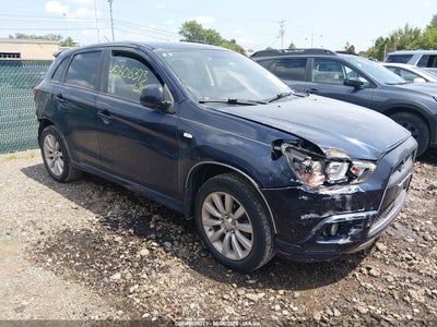 JA4AR4AU1BZ****** · 2011 MITSUBISHI OUTLANDER SPORT SE