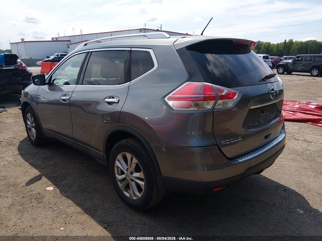 2016 NISSAN ROGUE SV · 3/11