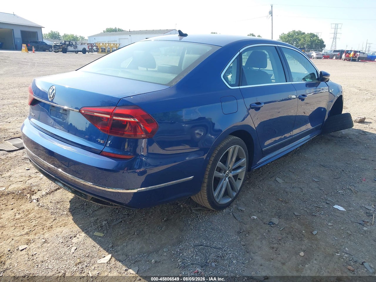 2017 VOLKSWAGEN PASSAT 1.8T R-LINE · 4/11