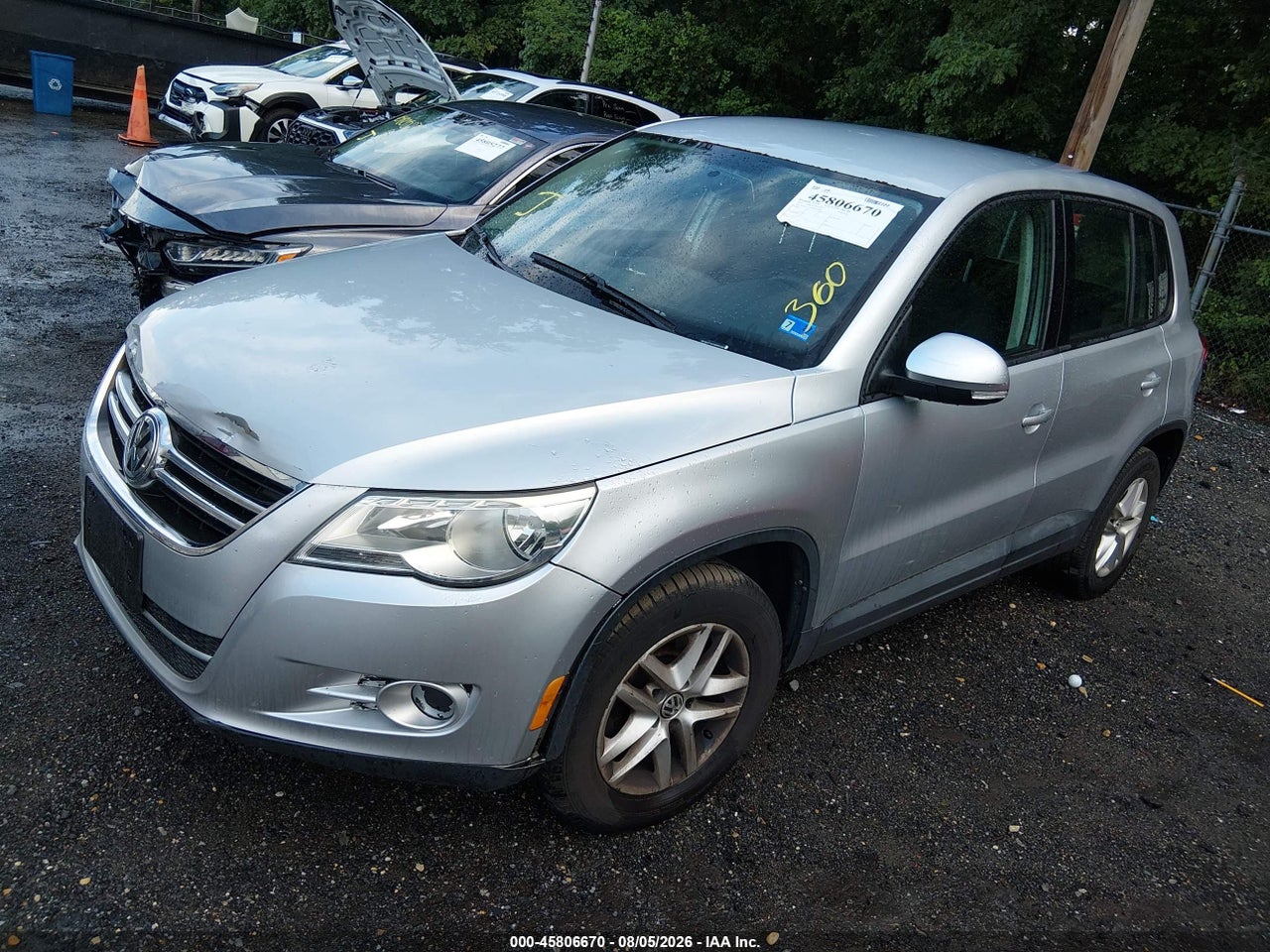2011 VOLKSWAGEN TIGUAN S · 2/11