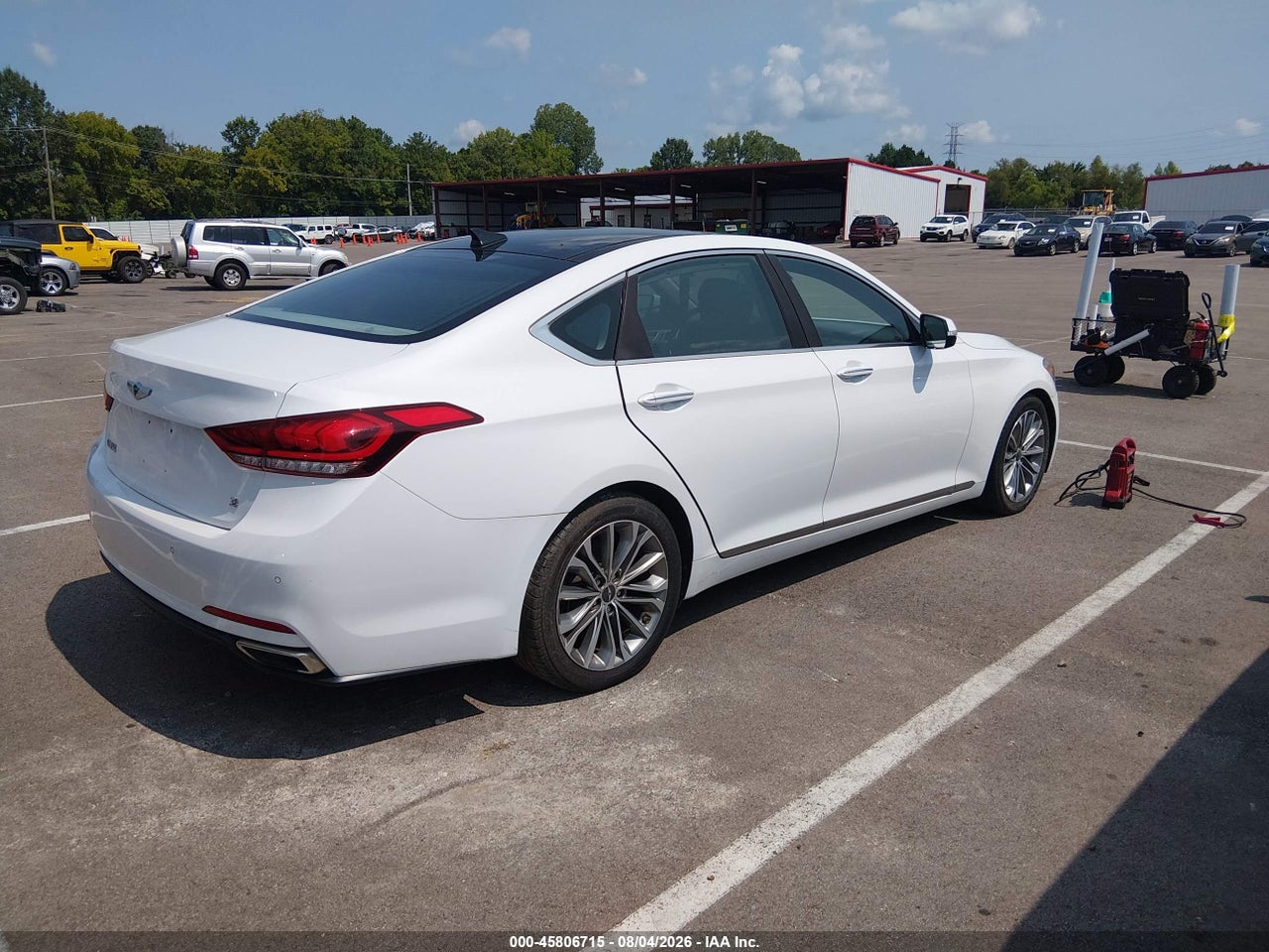 2015 HYUNDAI GENESIS 3.8 · 4/11