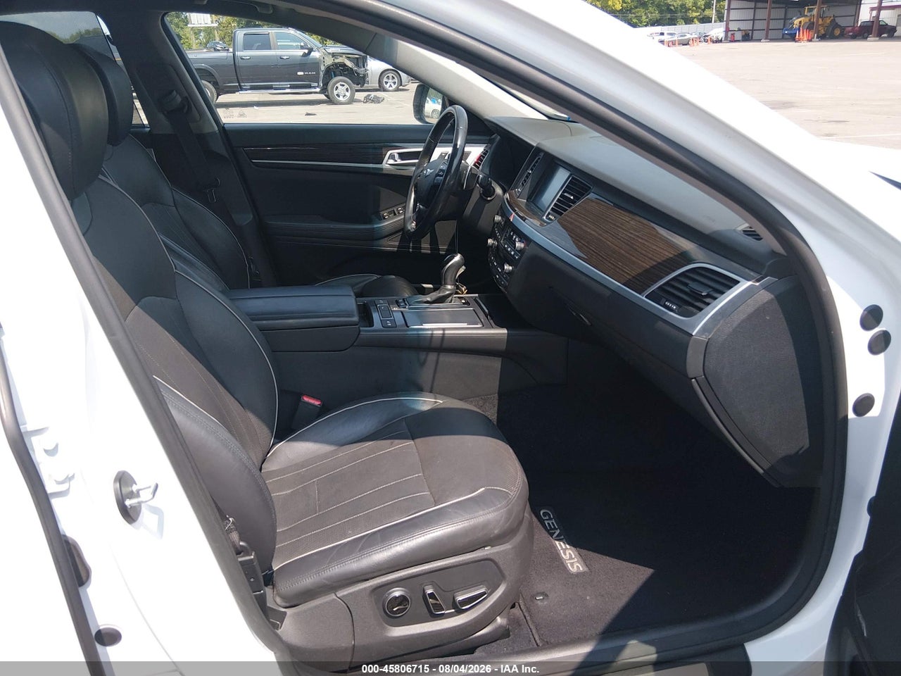2015 HYUNDAI GENESIS 3.8 · 5/11