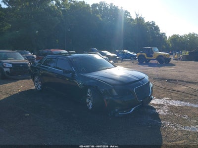 2C3CCAEG9JH****** · 2018 CHRYSLER 300 LIMITED