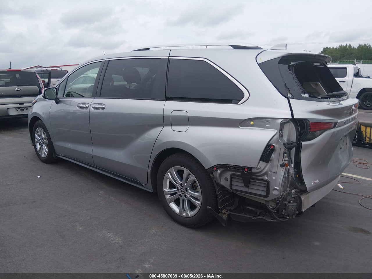 2024 TOYOTA SIENNA PLATINUM · 3/11