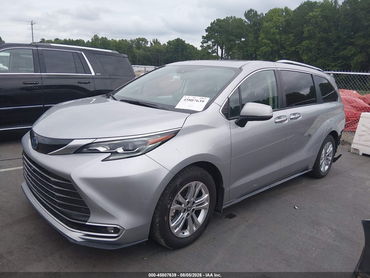 2024 TOYOTA SIENNA PLATINUM · 2/11