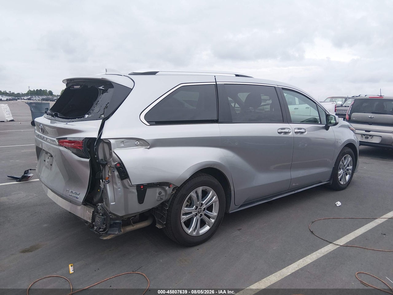 2024 TOYOTA SIENNA PLATINUM · 4/11