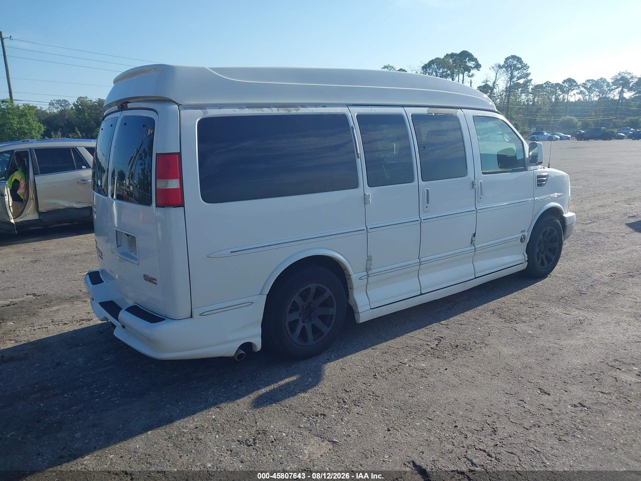 2011 GMC SAVANA 1500 UPFITTER · 4/11