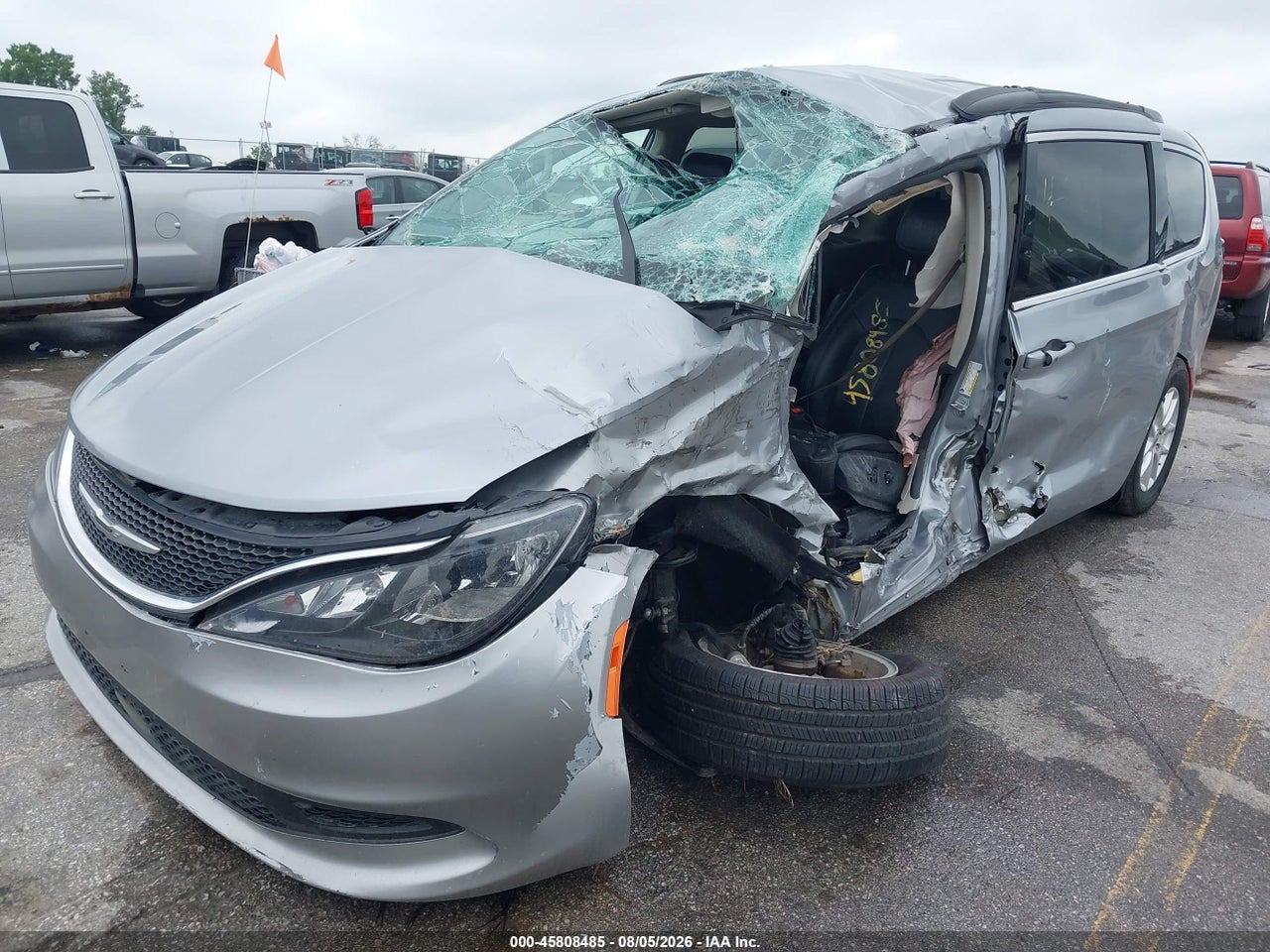 2021 CHRYSLER VOYAGER LXI · 6/10