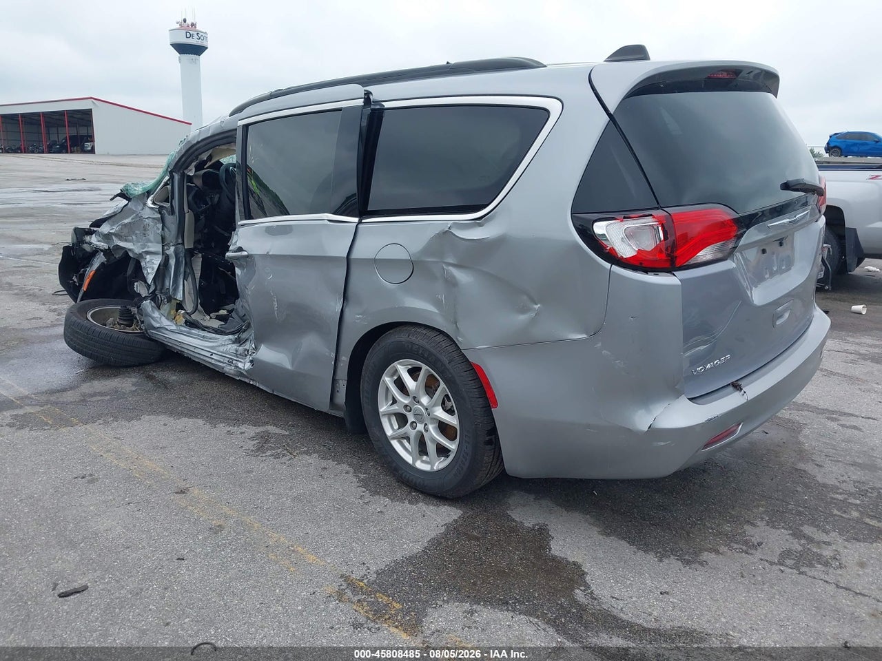 2021 CHRYSLER VOYAGER LXI · 3/10