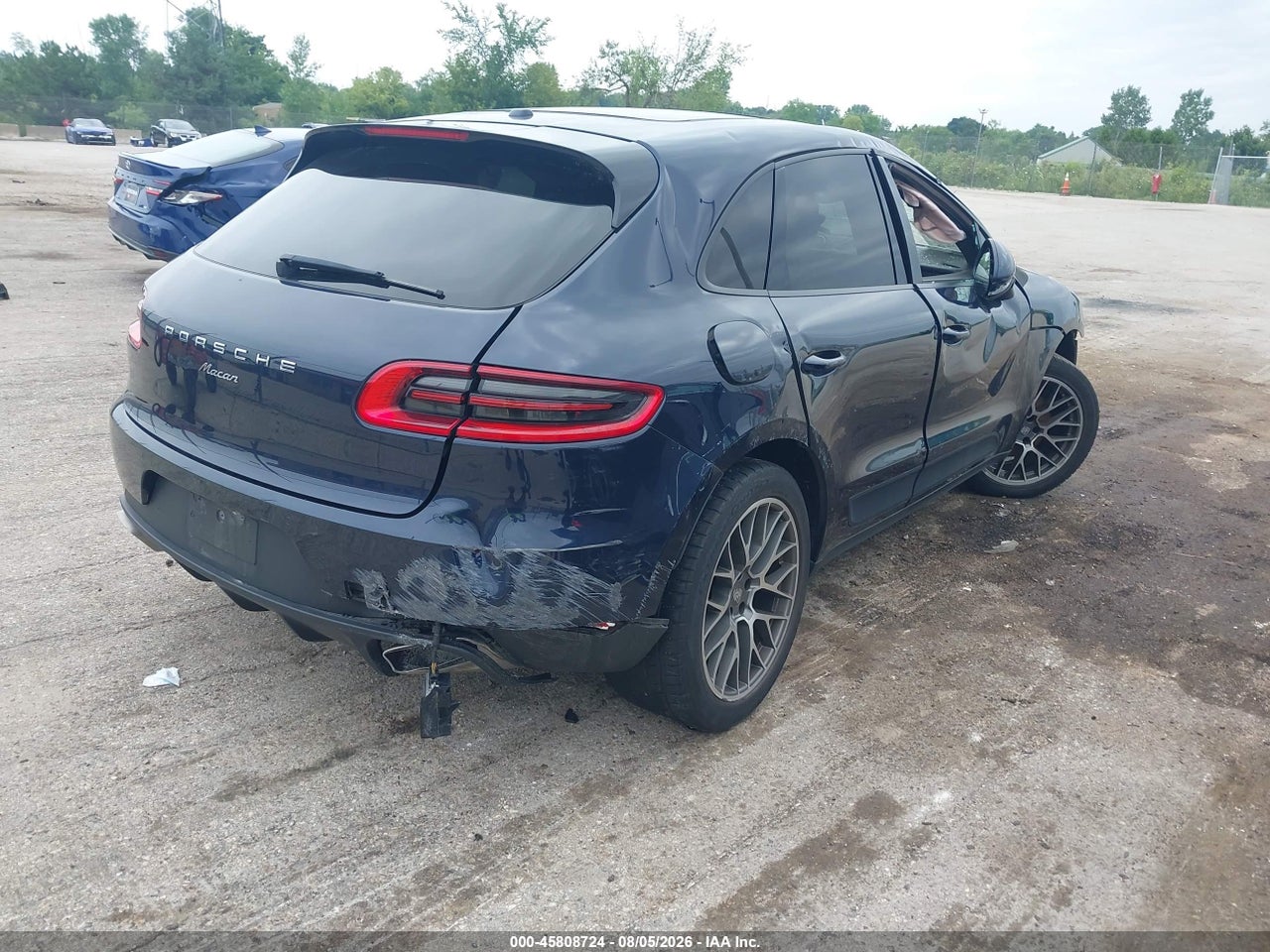 2018 PORSCHE MACAN · 4/8