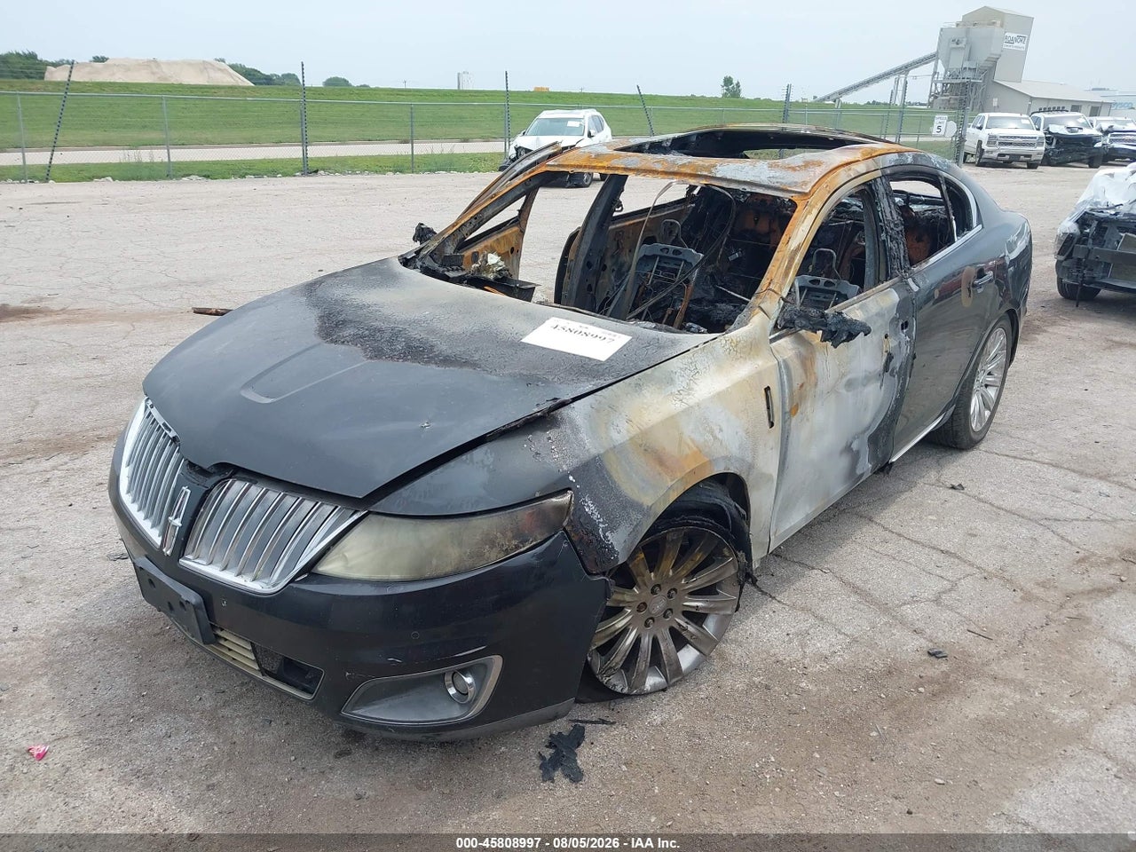 2009 LINCOLN MKS · 2/10
