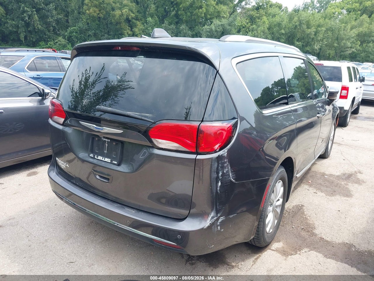 2018 CHRYSLER PACIFICA TOURING L · 4/11