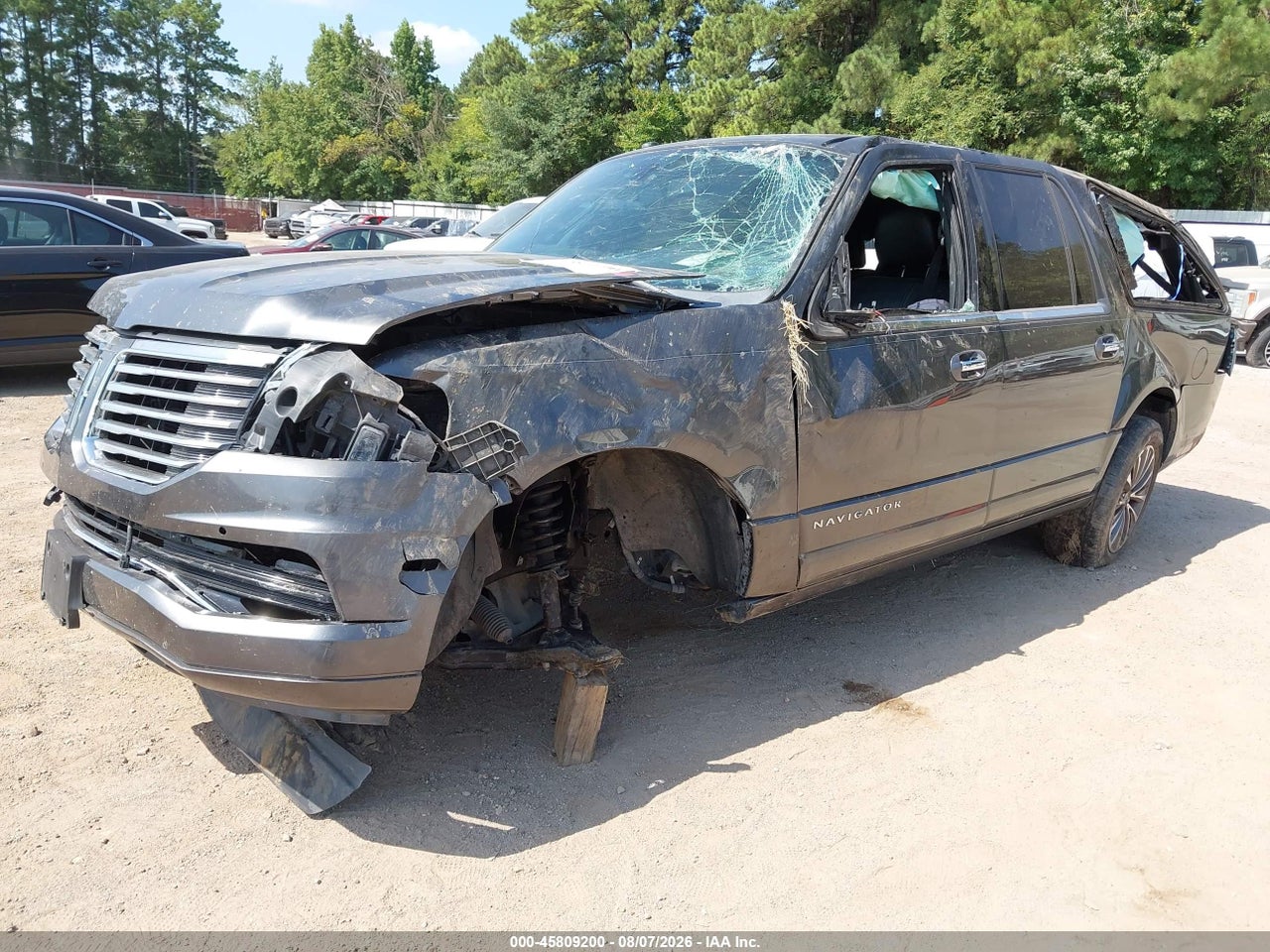 2016 LINCOLN NAVIGATOR L SELECT · 2/10