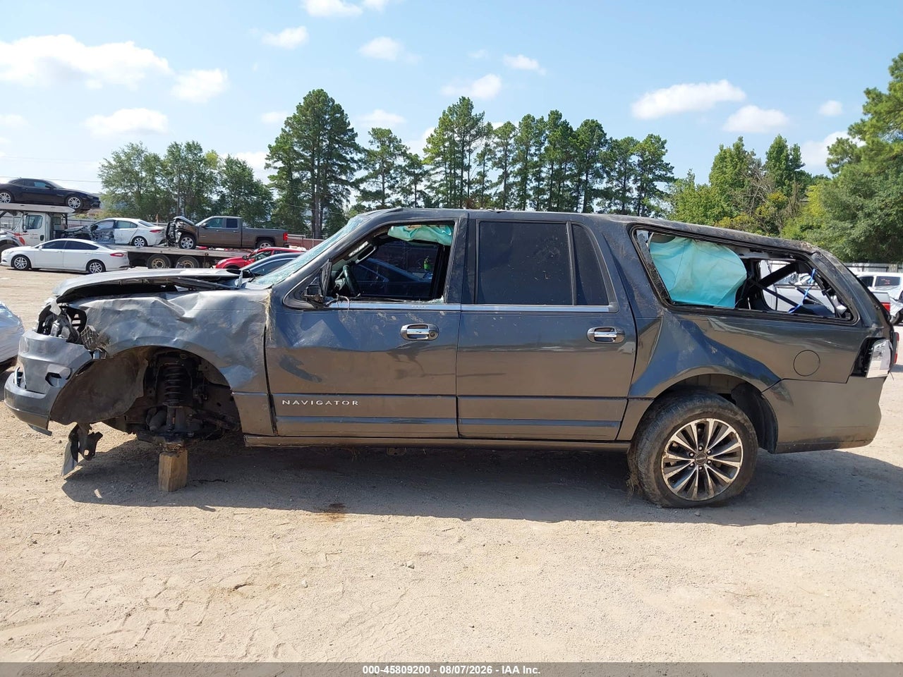 2016 LINCOLN NAVIGATOR L SELECT · 6/10
