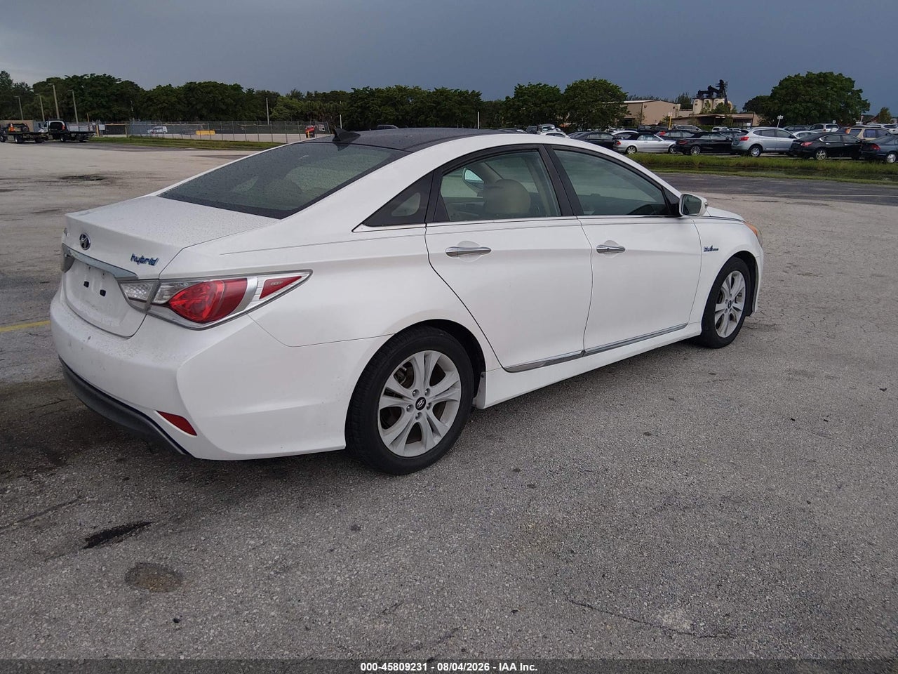 2012 HYUNDAI SONATA HYBRID   · 4/11