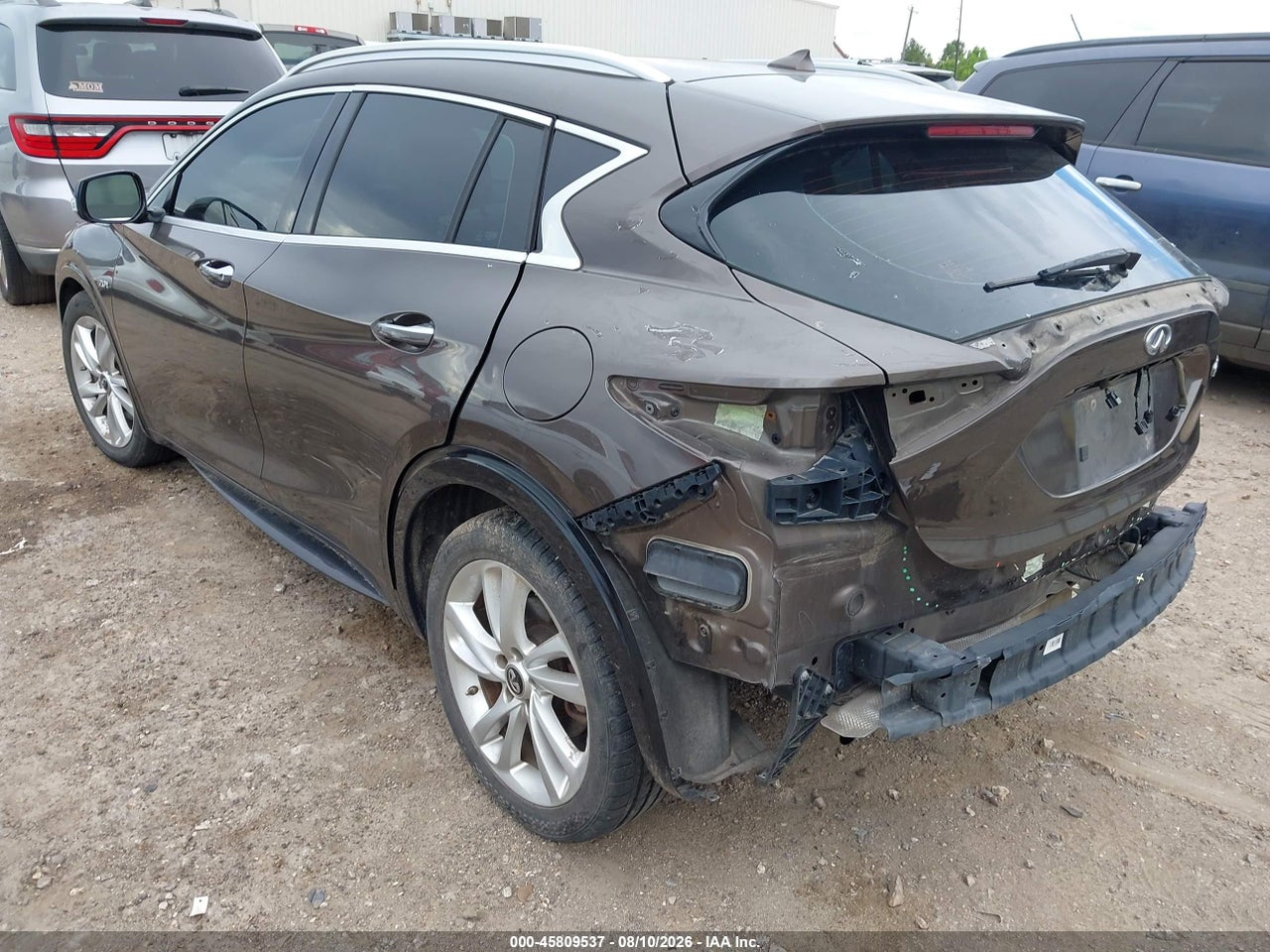 2017 INFINITI QX30 PREMIUM · 3/11
