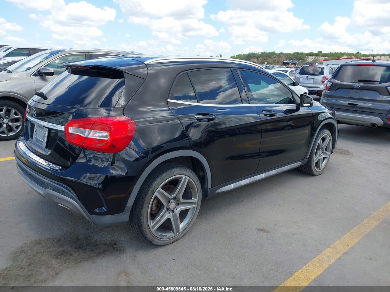 2015 MERCEDES-BENZ GLA 250 · 4/11