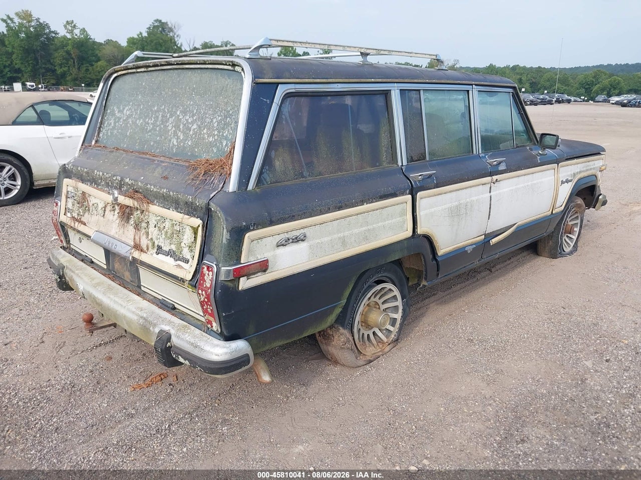 1988 JEEP GRAND WAGONEER   · 4/11
