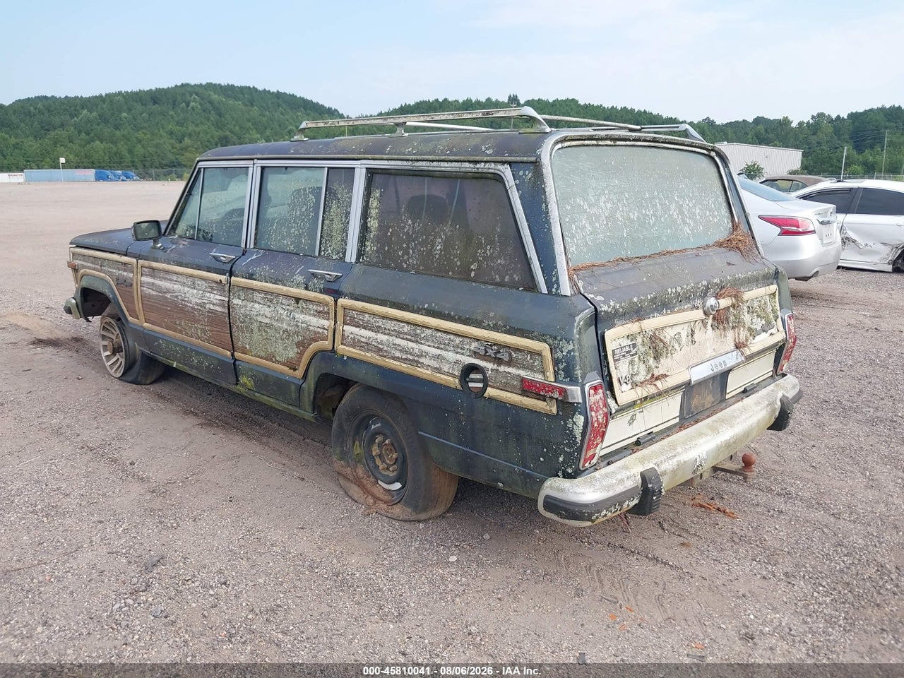 1988 JEEP GRAND WAGONEER   · 3/11