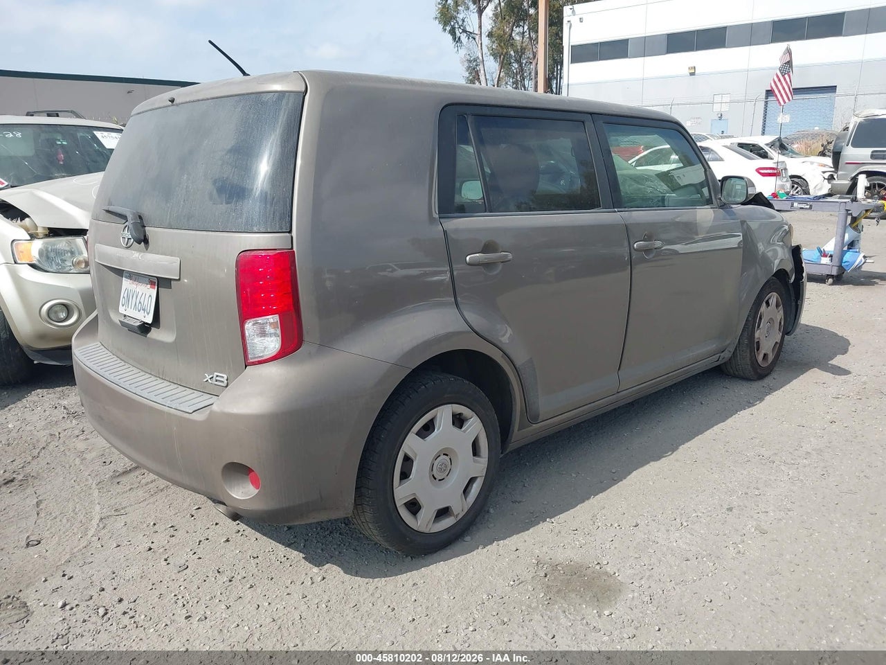 2011 SCION XB · 4/11