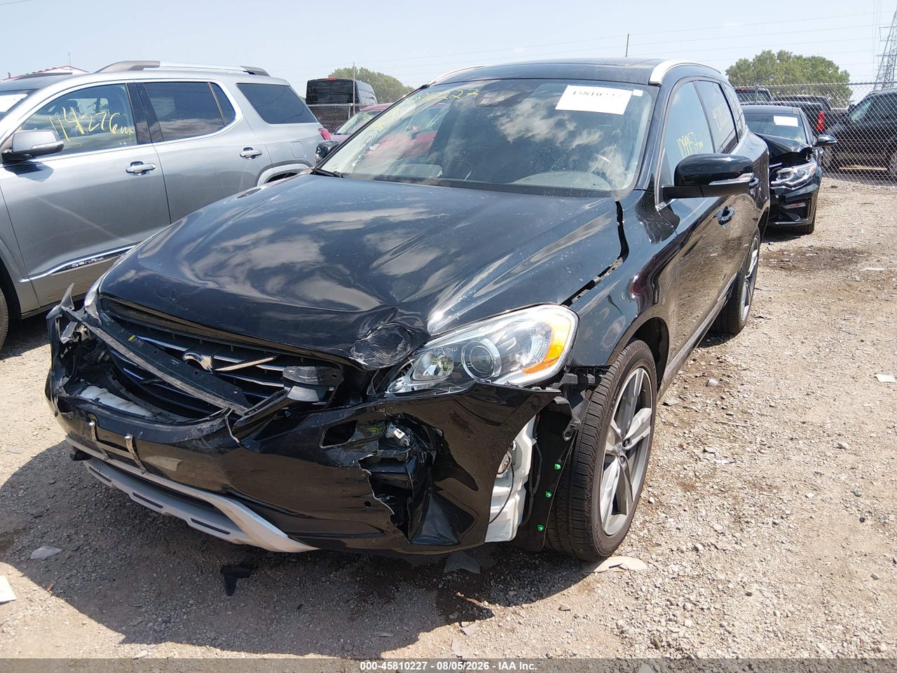2017 VOLVO XC60 T5 DYNAMIC · 2/11