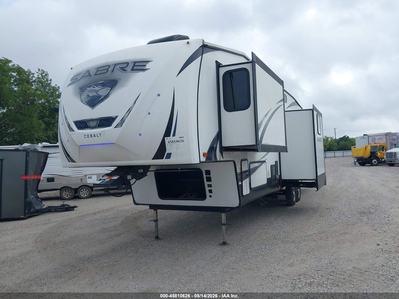 2019 FOREST RIVER SABRE 36BHQ · 2/11