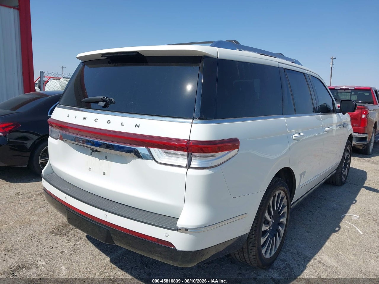 2023 LINCOLN NAVIGATOR BLACK LABEL · 4/11